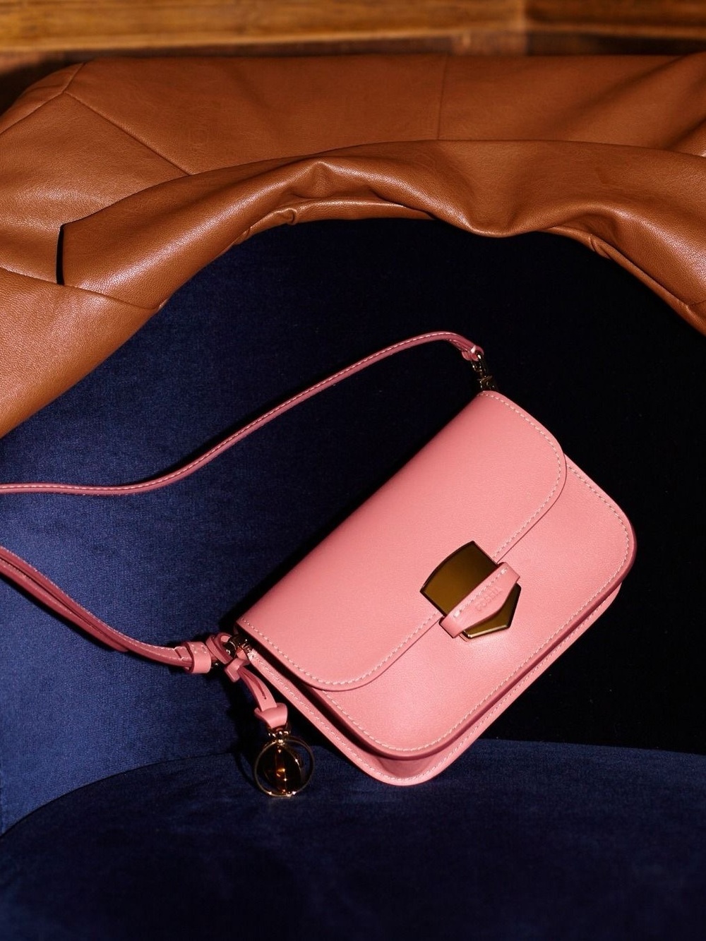 Fossil Pink Leather Crossbody Bag with Gold-Tone Accent